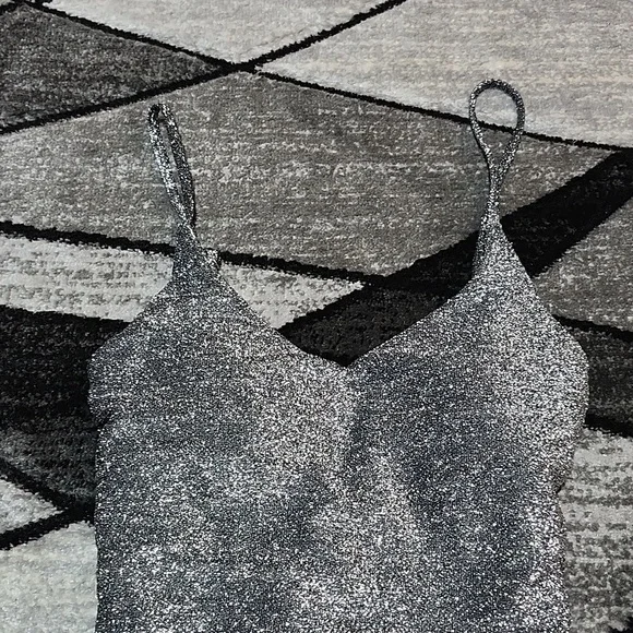 METALLIC SILVER SHIMMER ONE-PIECE SPAGHETTI STRAPS CUT-OUT BACK BIKINI S… - Picture 2 of 11